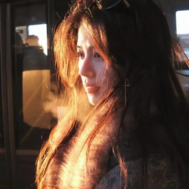 夏威夷冲浪女孩